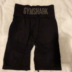Black gymshark bikers